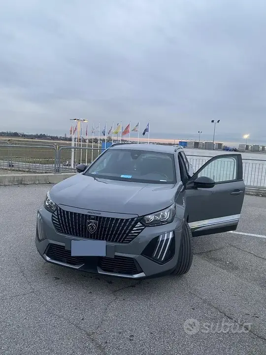 Peugeot 2008 2024 photo 4