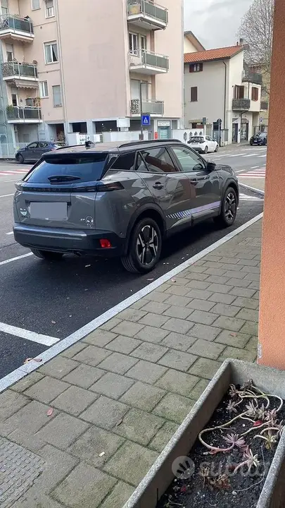 Peugeot 2008 2024 photo 2
