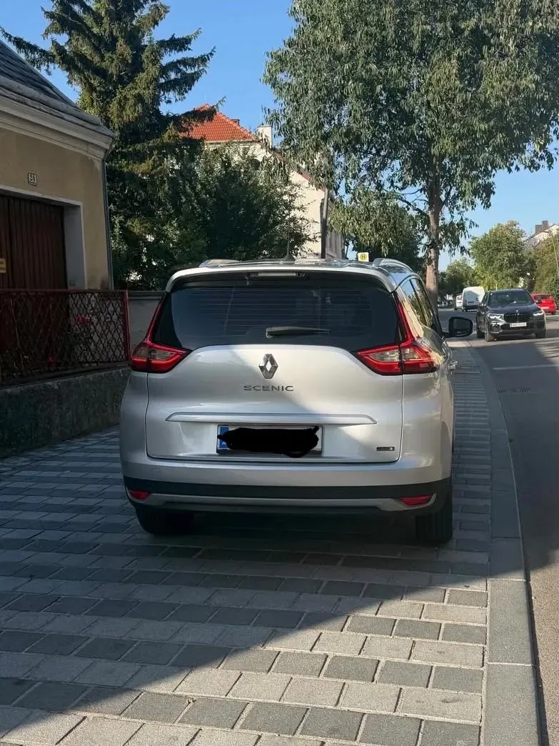 Renault Grand Scénic 2017 photo 2