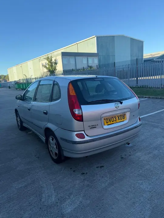 Nissan Almera Tino 2003 photo 4