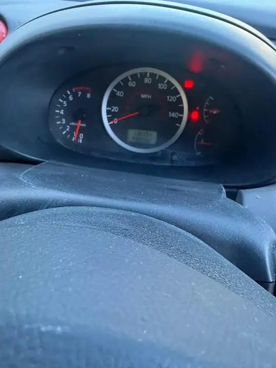 Nissan Almera Tino 2003 photo 5