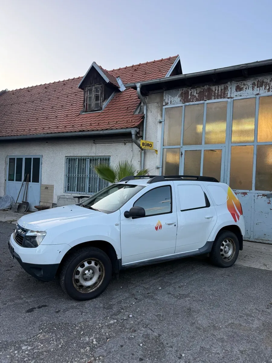 Dacia Duster 2011 photo 2