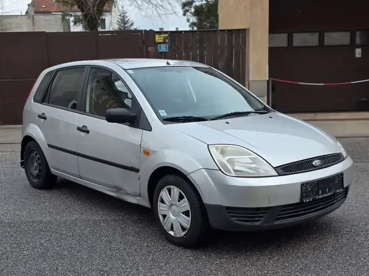 Ford Fiesta 2005 photo 3