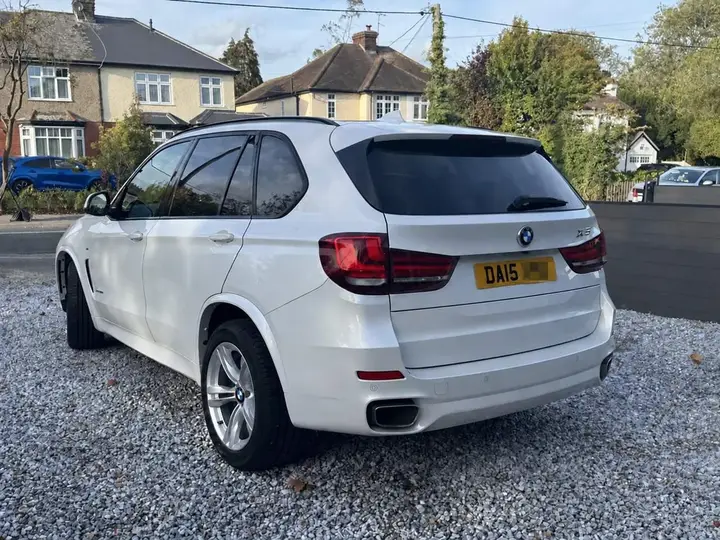 BMW X5 2015 photo 2