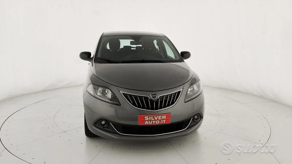 Lancia Ypsilon 2024 photo 2