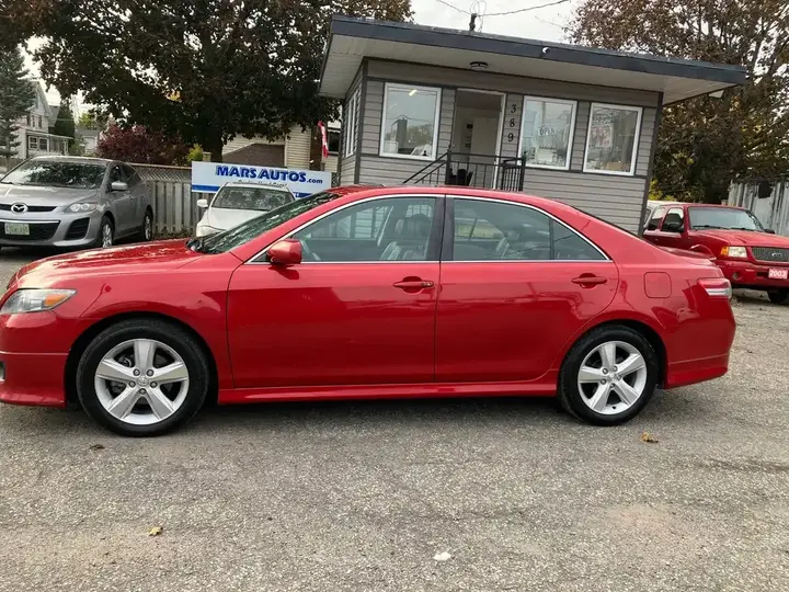 Toyota Camry 2011 photo 2