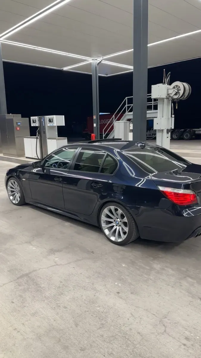 BMW 5 Series 2007 photo 2