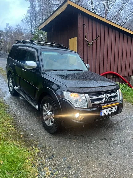 Mitsubishi Pajero 2013 photo 3
