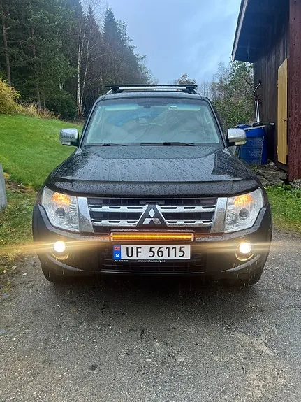 Mitsubishi Pajero 2013 photo 2