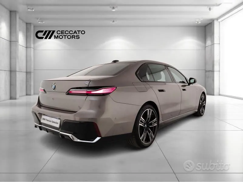 BMW 7 Series 2023 photo 4