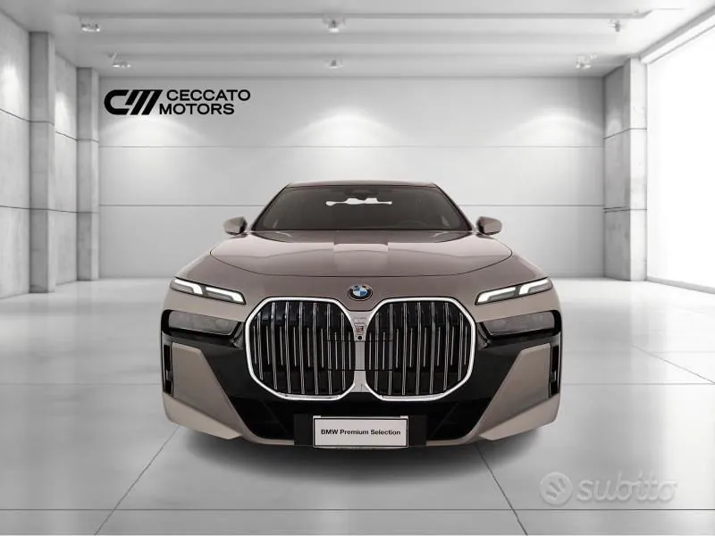 BMW 7 Series 2023 photo 2