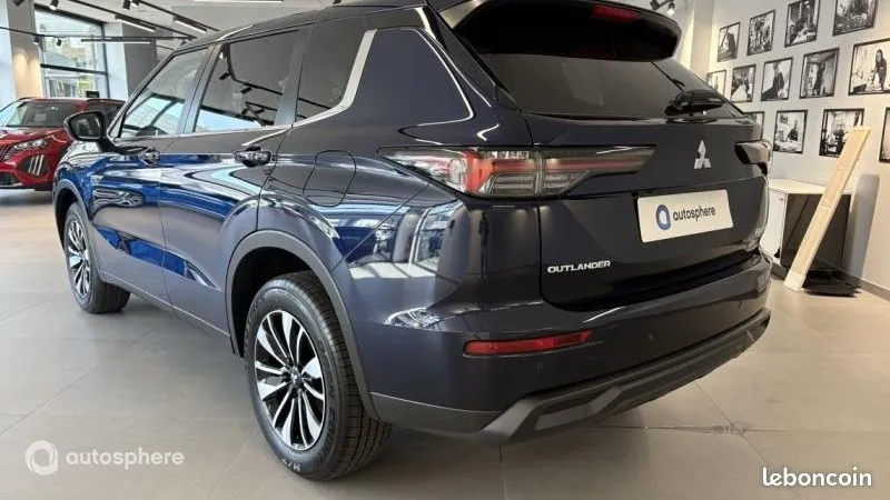 Mitsubishi Outlander 2025 photo 5