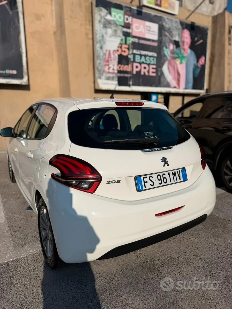 Peugeot 208 2018 photo 5