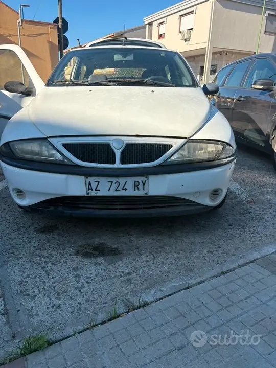 Lancia Ypsilon