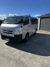 Toyota Hiace 2016 photo 3
