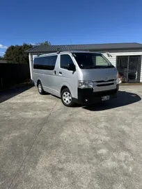 Toyota Hiace 2016 photo 2