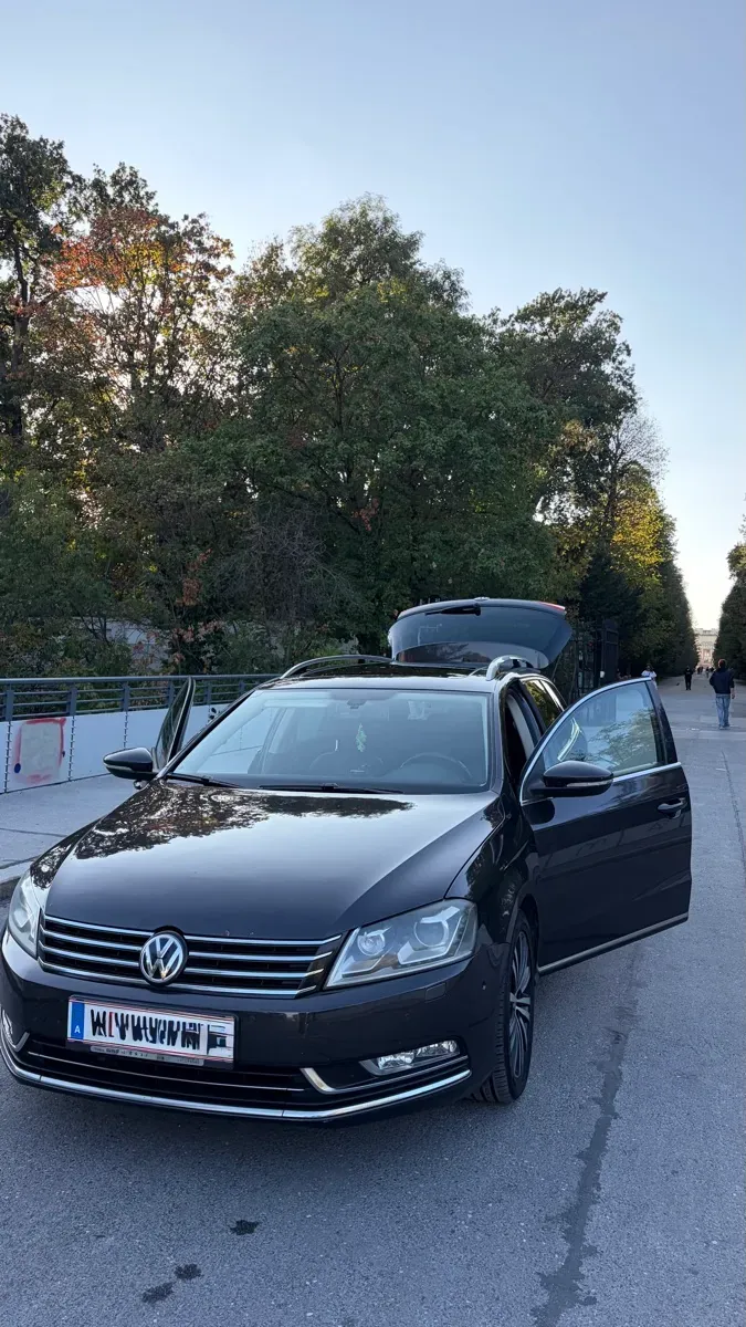 Volkswagen Passat 2011 photo 2