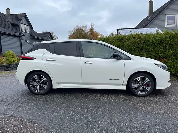 Nissan Leaf 2018 photo 2