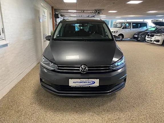Volkswagen Touran 2018 photo 2