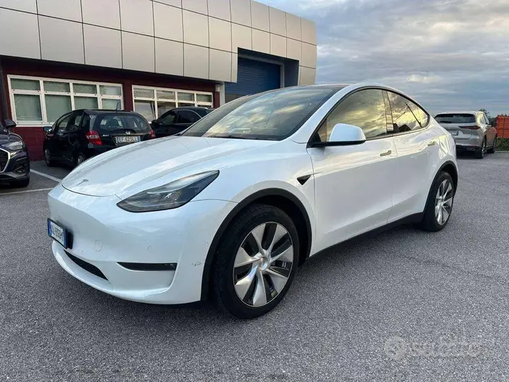 Tesla Model Y 2022 photo 2