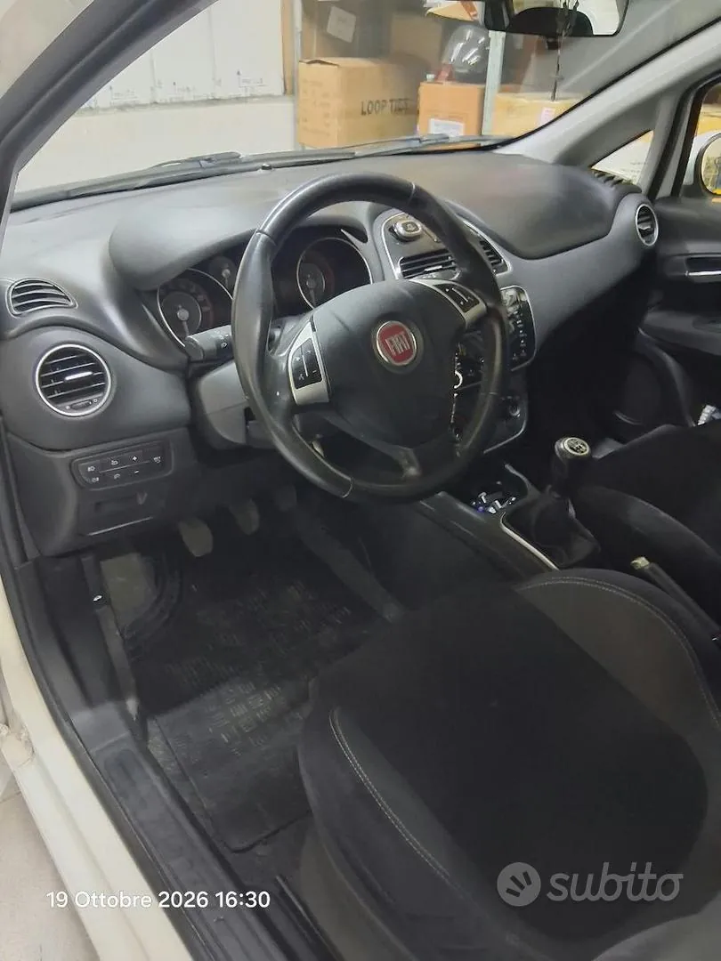 Fiat Grande Punto 2015 photo 5