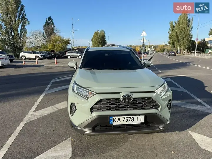 Toyota Rav4 2023 photo 2