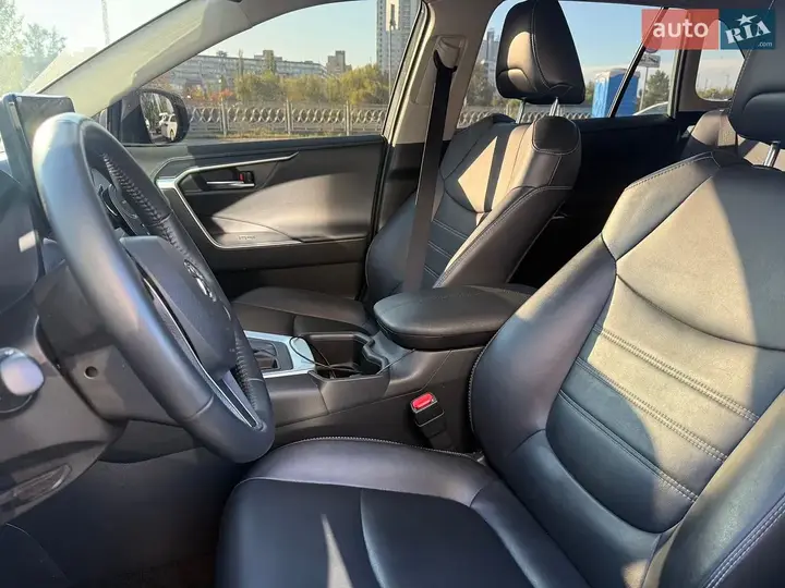 Toyota Rav4 2023 photo 4