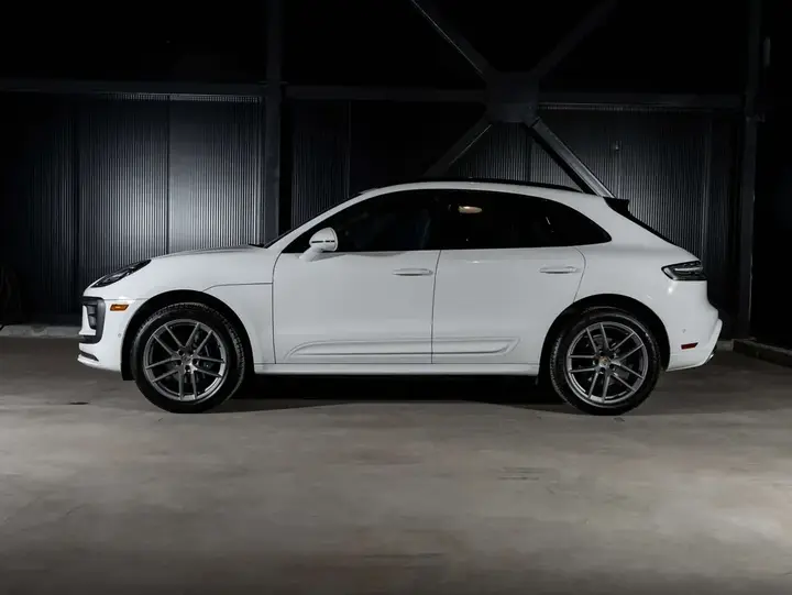 Porsche Macan 2025 photo 2