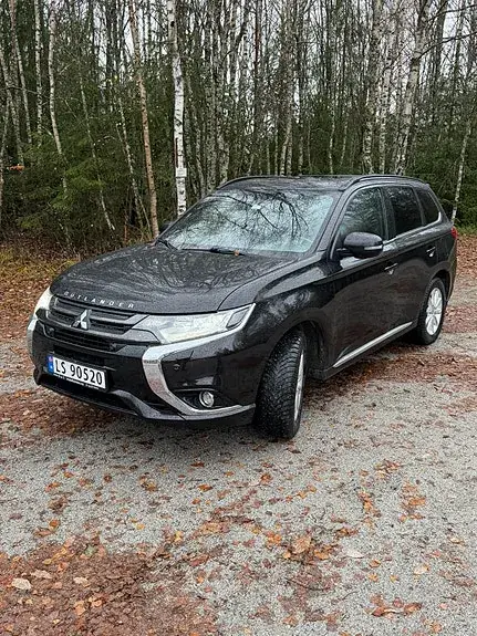 Mitsubishi Outlander 2018 photo 2