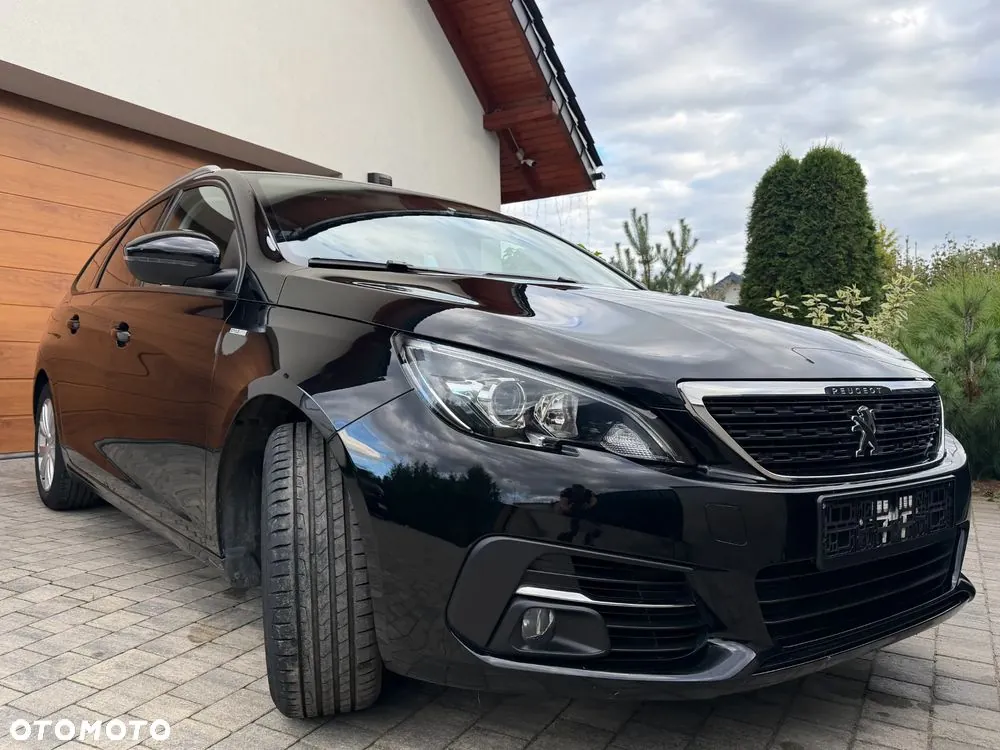 Peugeot 308 2019 photo 2