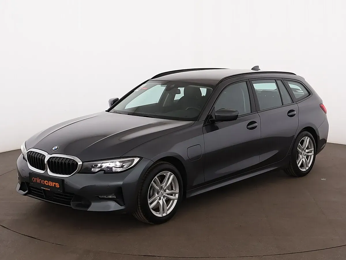 BMW 3 Series 2021 photo 2