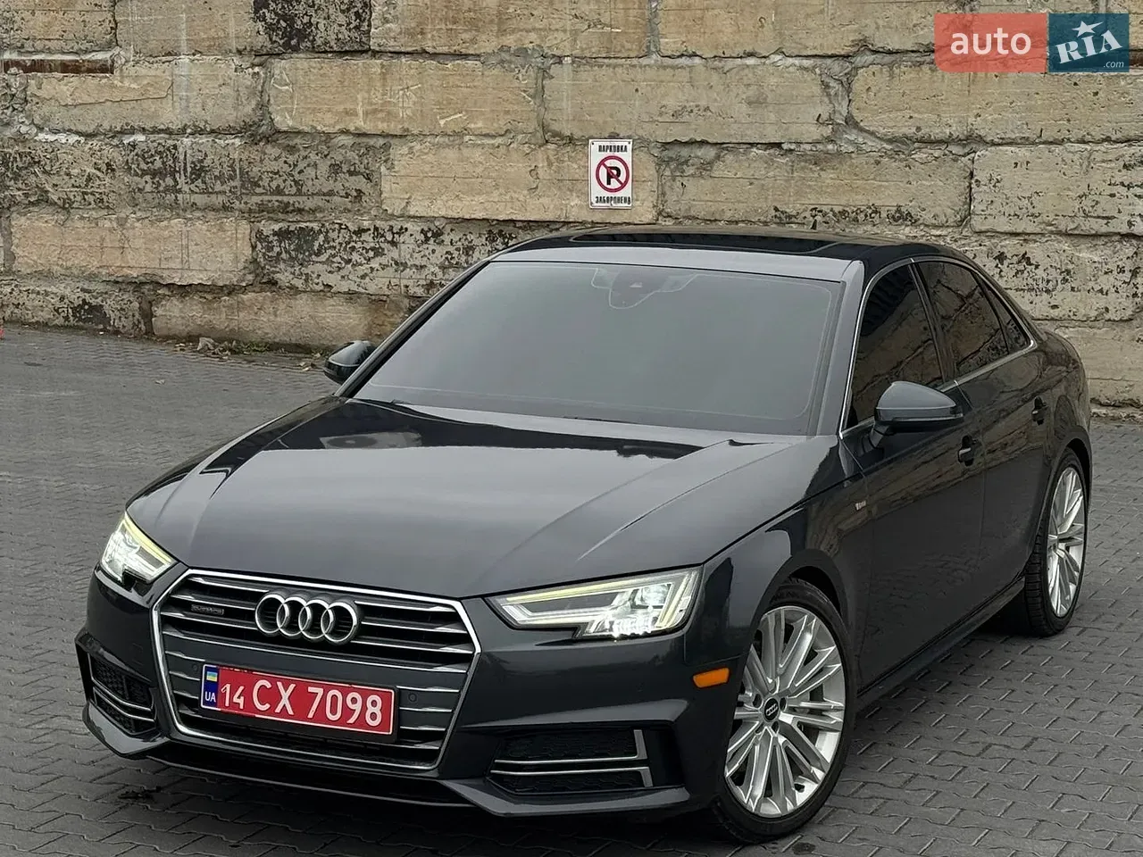 Audi A4 2017 photo 2