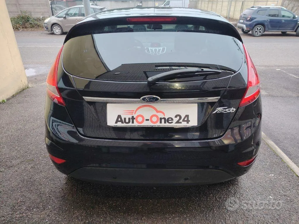 Ford Fiesta 2011 photo 5
