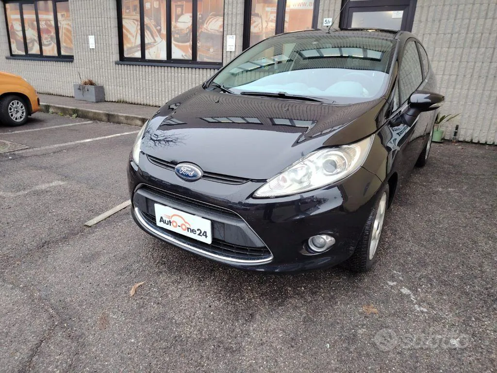 Ford Fiesta 2011 photo 2