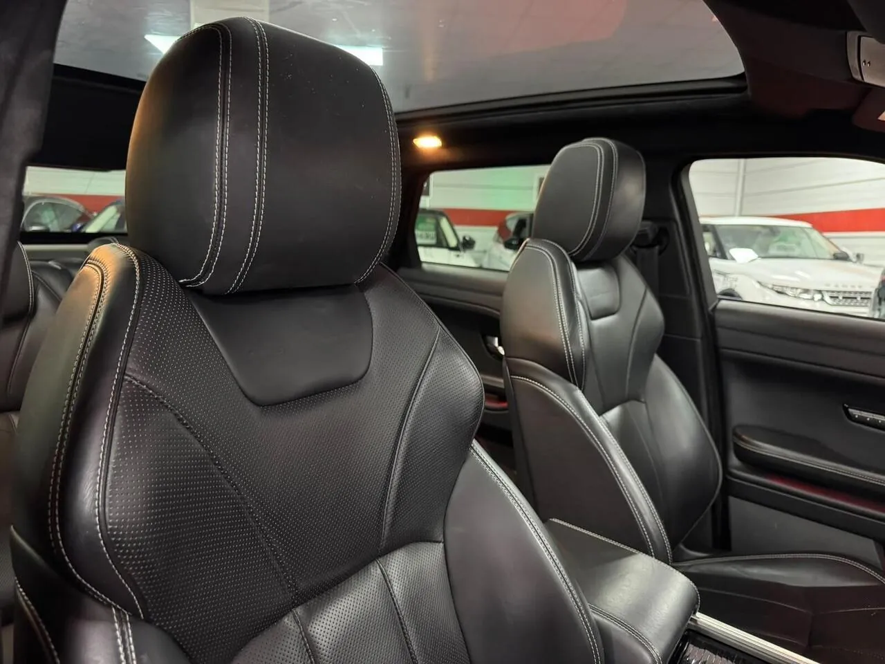 Land Rover Range Rover Evoque 2016 photo 2