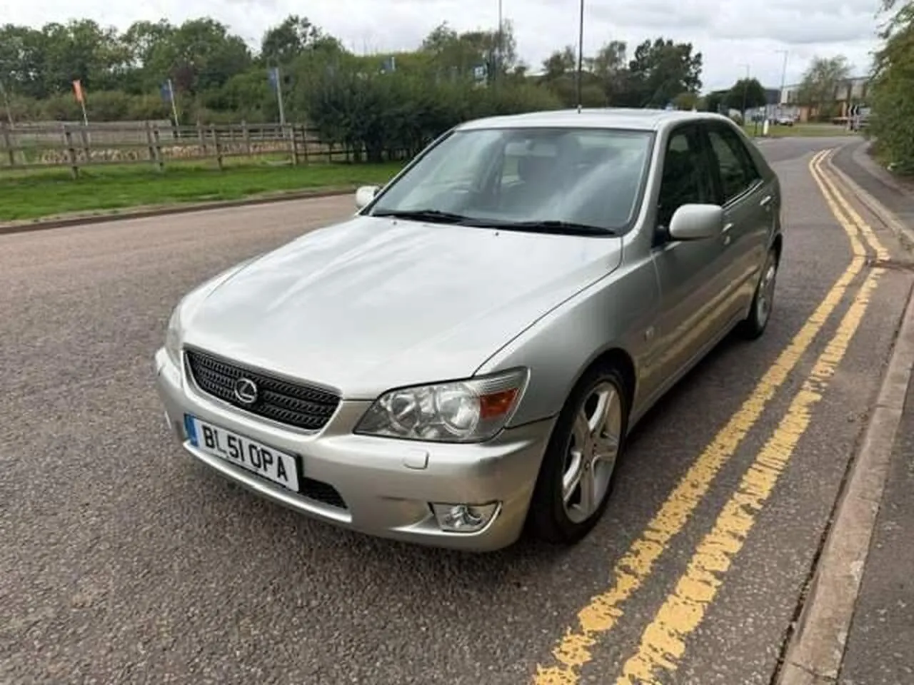 Lexus Is 2002 photo 4