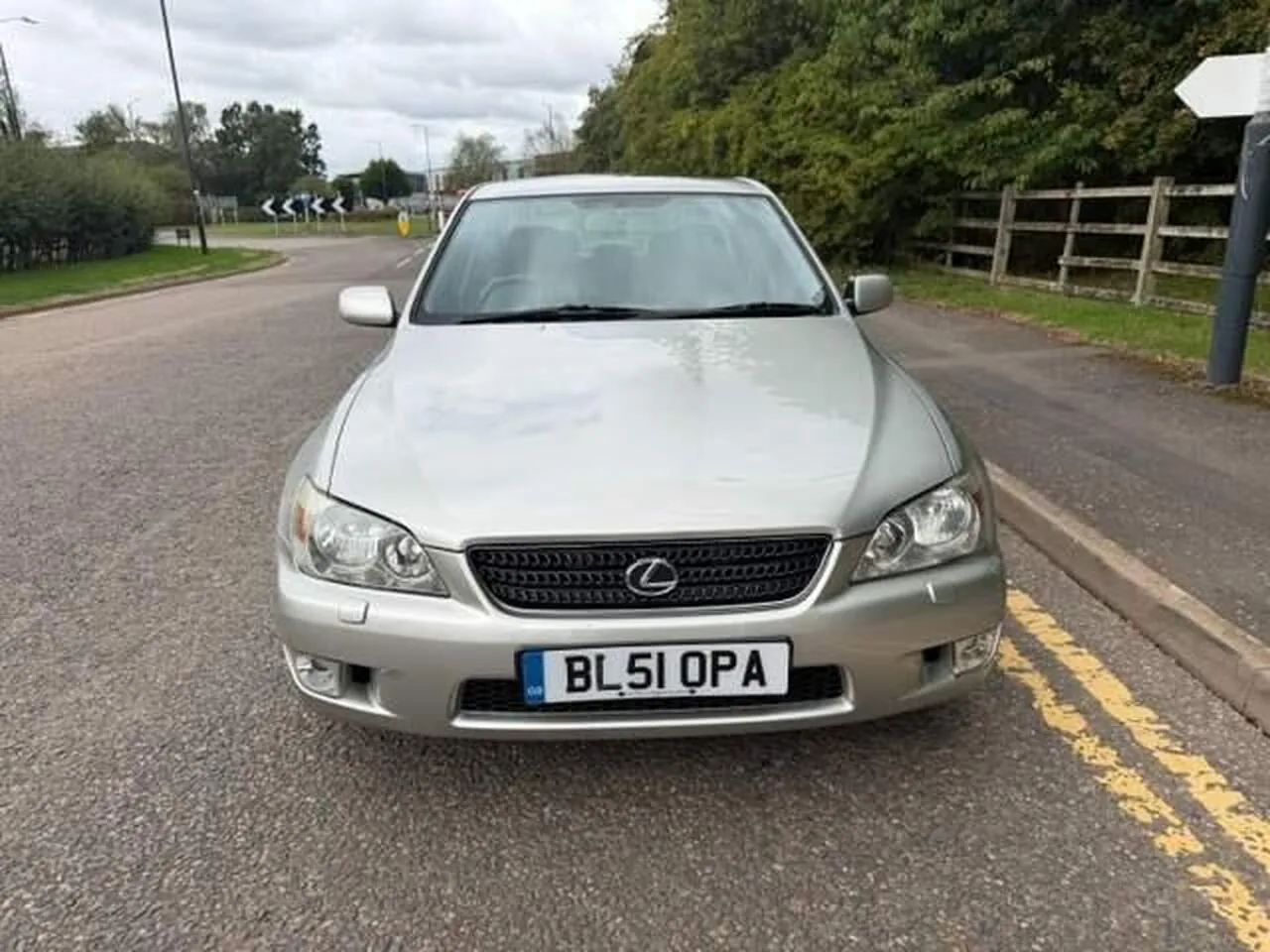 Lexus Is 2002 photo 3