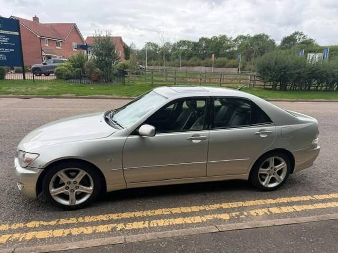 Lexus Is 2002 photo 5