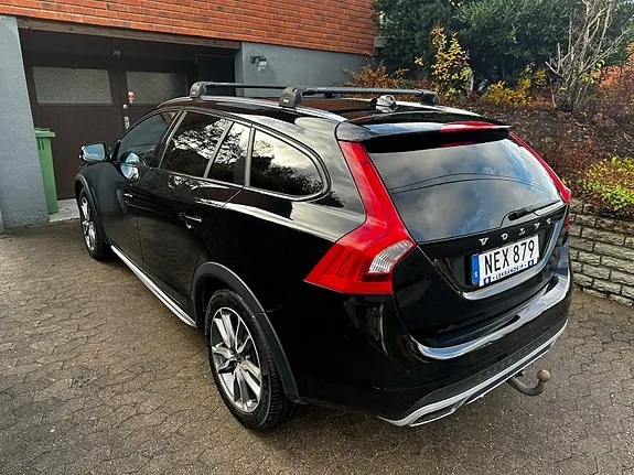 Volvo V60 Cross Country 2016 photo 2