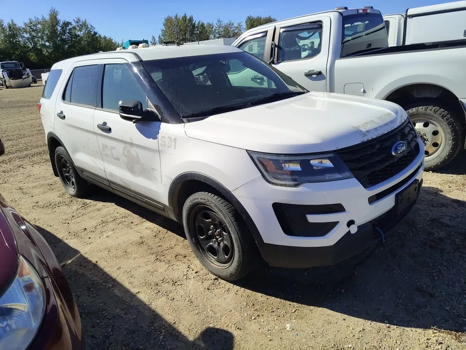 Ford Explorer 2018 photo 2