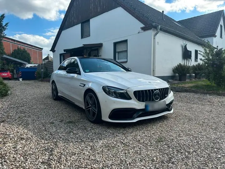 Mercedes-Benz C63 Amg