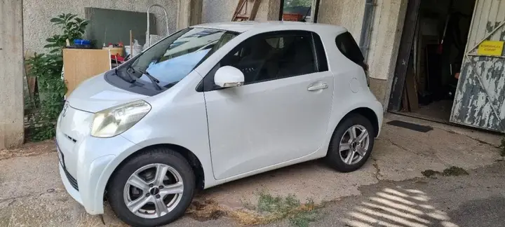 Toyota Iq 2009 photo 2