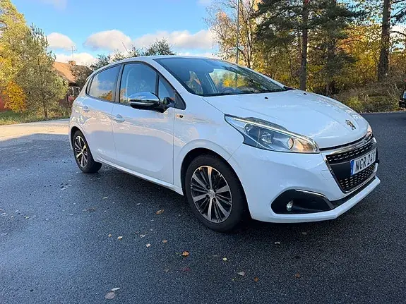 Peugeot 208 2016 photo 3