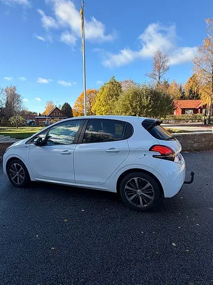 Peugeot 208 2016 photo 4