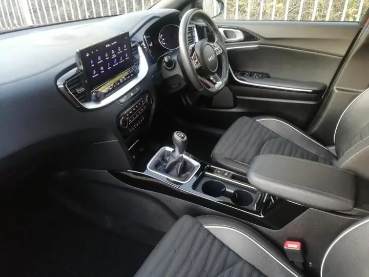 Kia Proceed 2023 photo 5