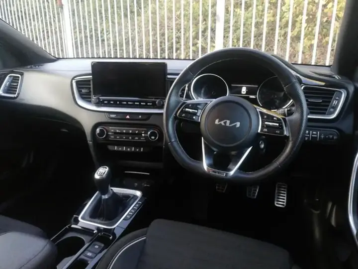 Kia Proceed 2023 photo 3