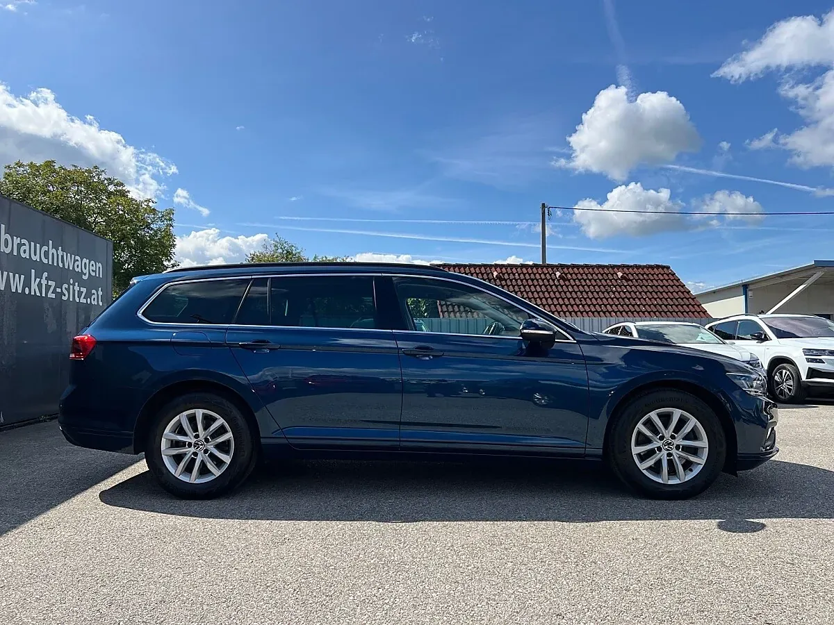 Volkswagen Passat 2023 photo 2