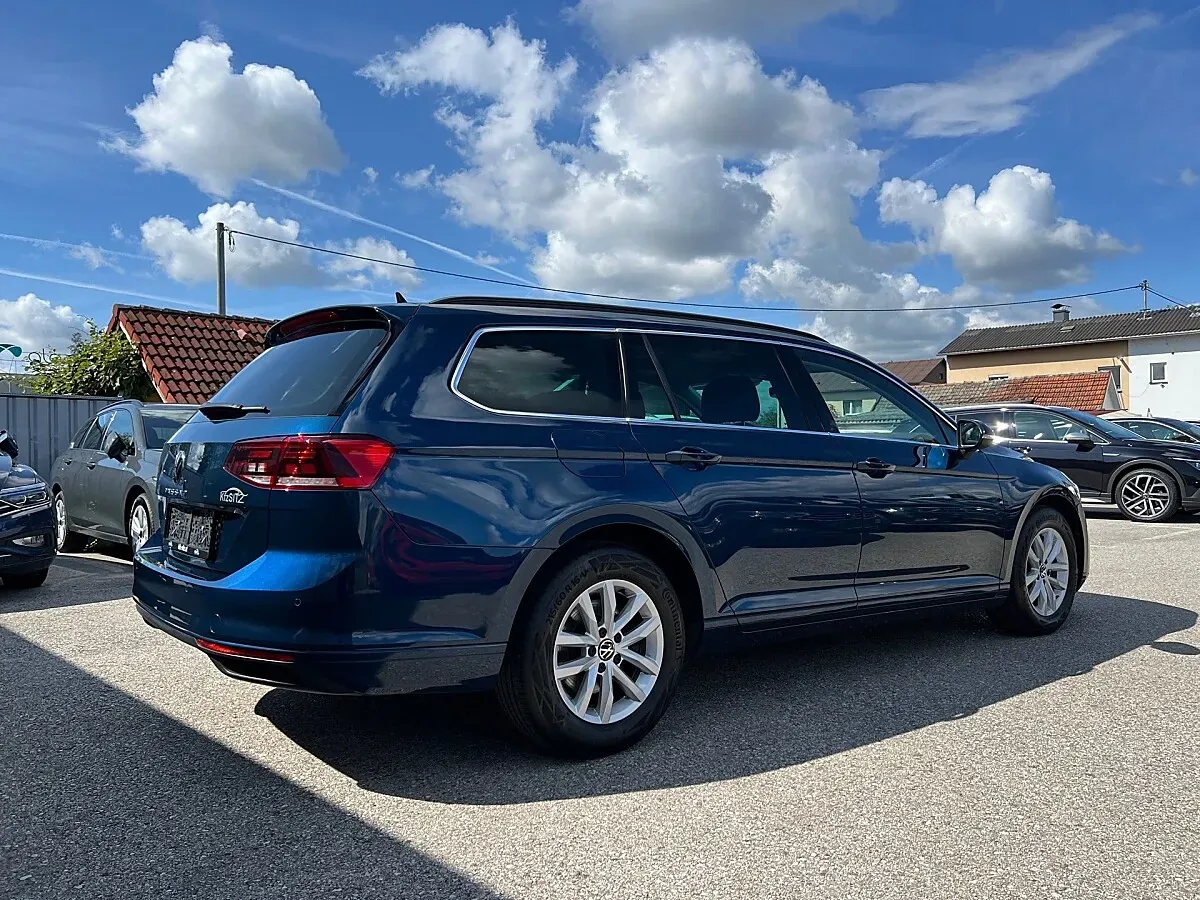 Volkswagen Passat 2023 photo 3
