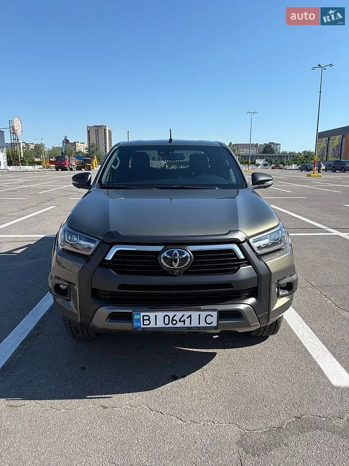 Toyota Hilux 2023 photo 2