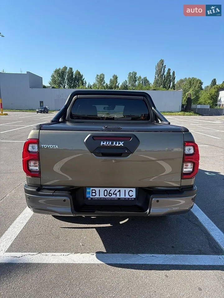 Toyota Hilux 2023 photo 5